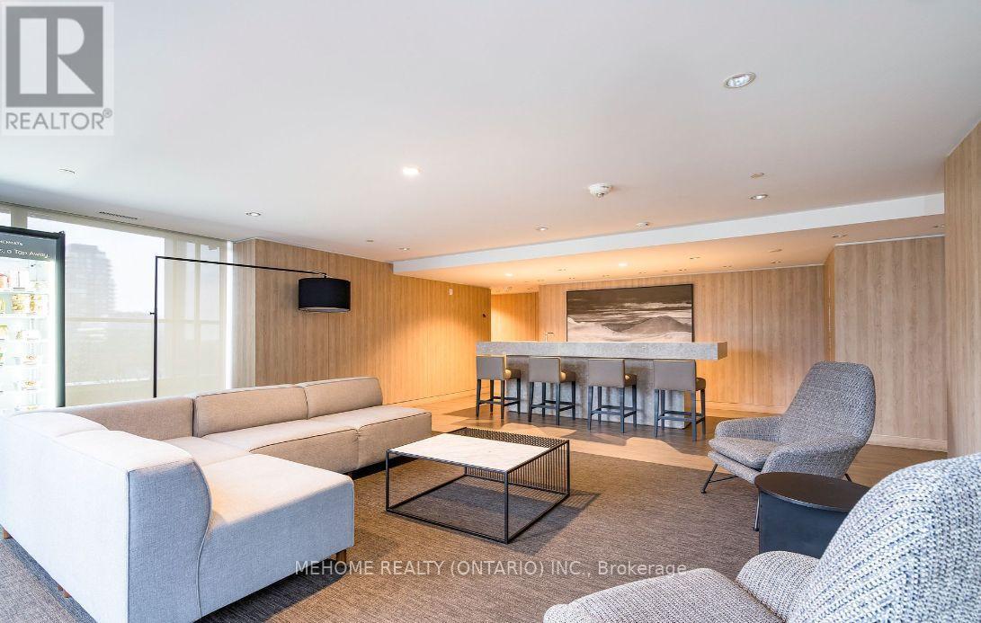 301W - 27 Bathurst Street, Toronto, ON - Indoor Photo Showing Living Room