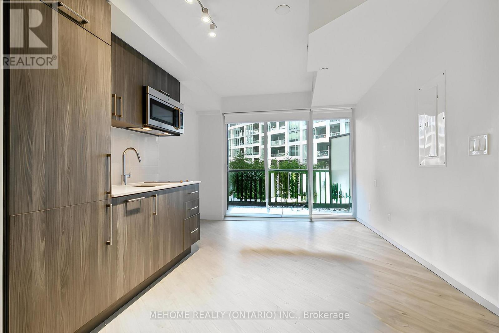 301W - 27 Bathurst Street, Toronto, ON - Indoor