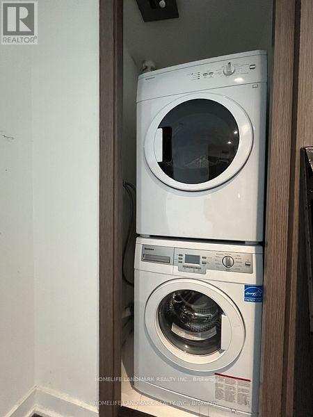 1506 - 17 Bathurst Street, Toronto, ON - Indoor Photo Showing Laundry Room