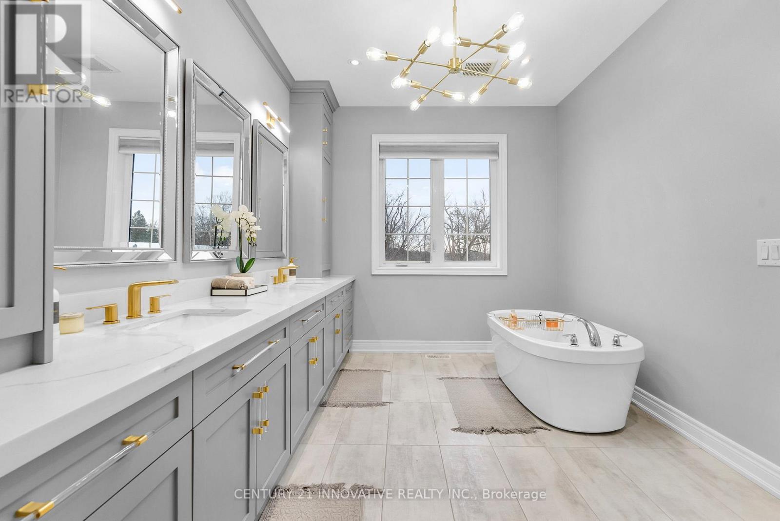 54 Blenheim Circle, Whitby, ON - Indoor Photo Showing Bathroom