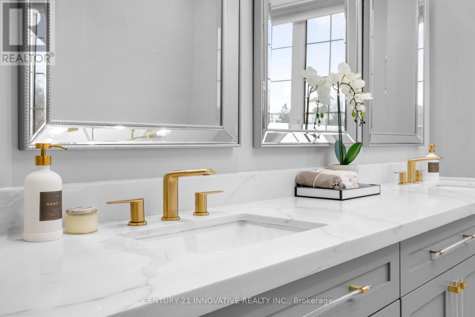 54 Blenheim Circle, Whitby, ON - Indoor Photo Showing Bathroom