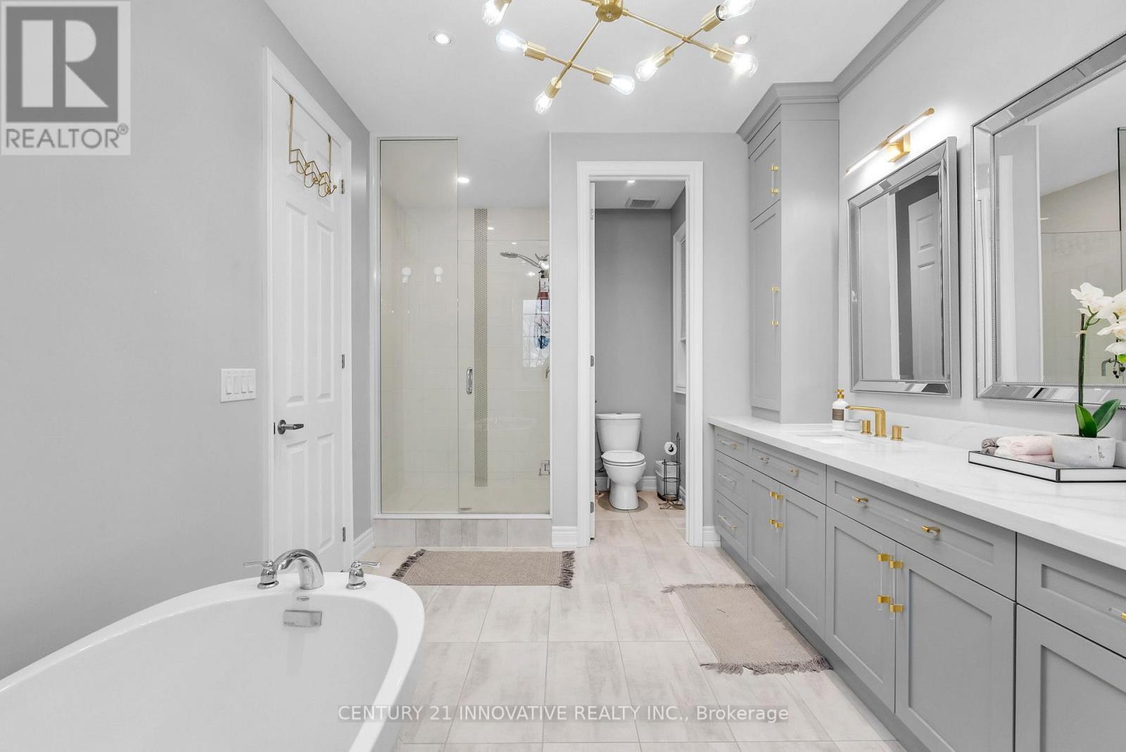 54 Blenheim Circle, Whitby, ON - Indoor Photo Showing Bathroom