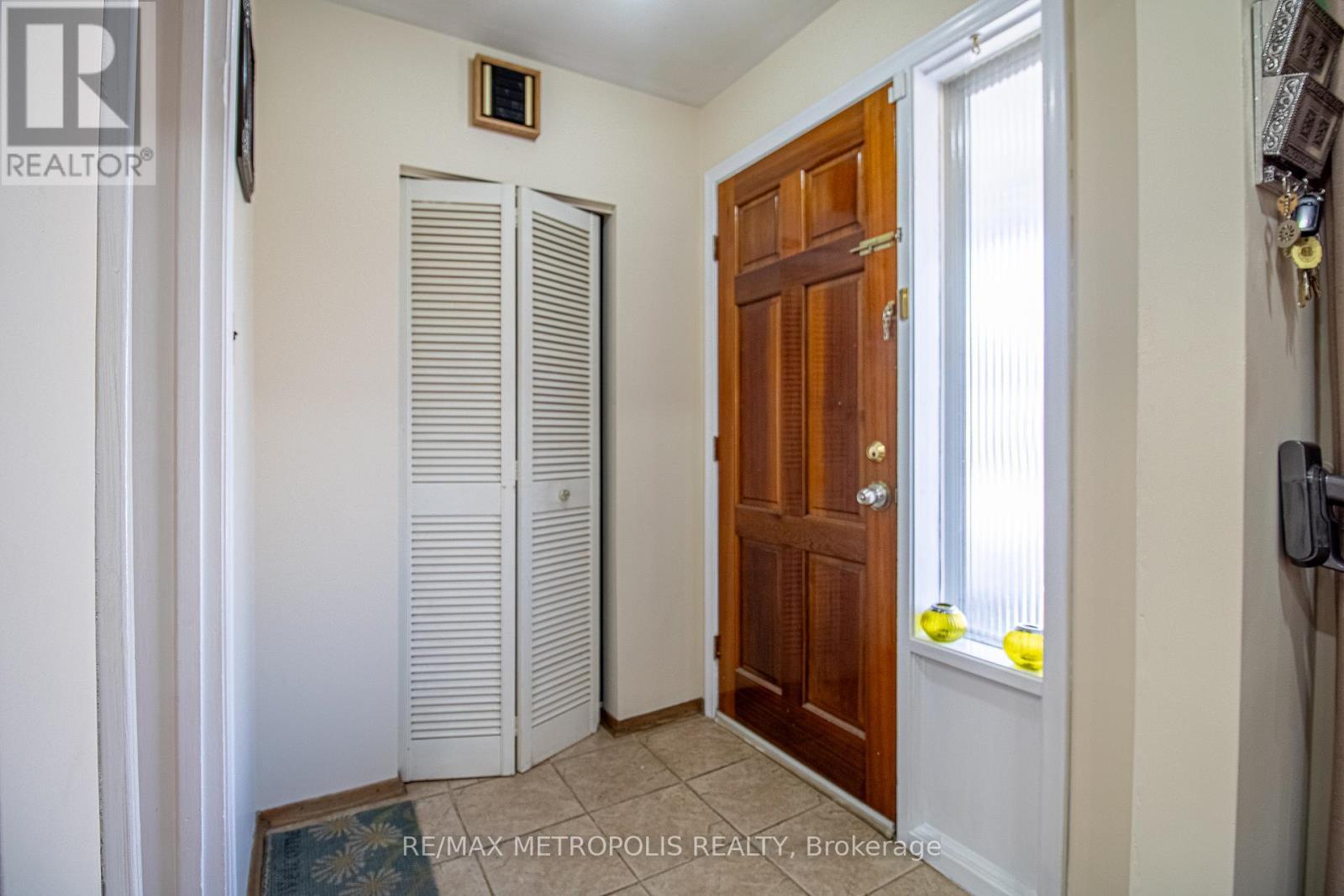 37 Albacore Crescent, Toronto, ON - Indoor Photo Showing Other Room
