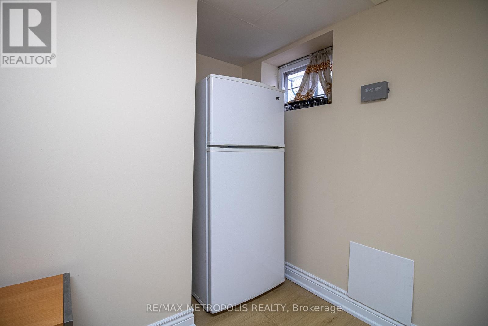 37 Albacore Crescent, Toronto, ON - Indoor Photo Showing Other Room