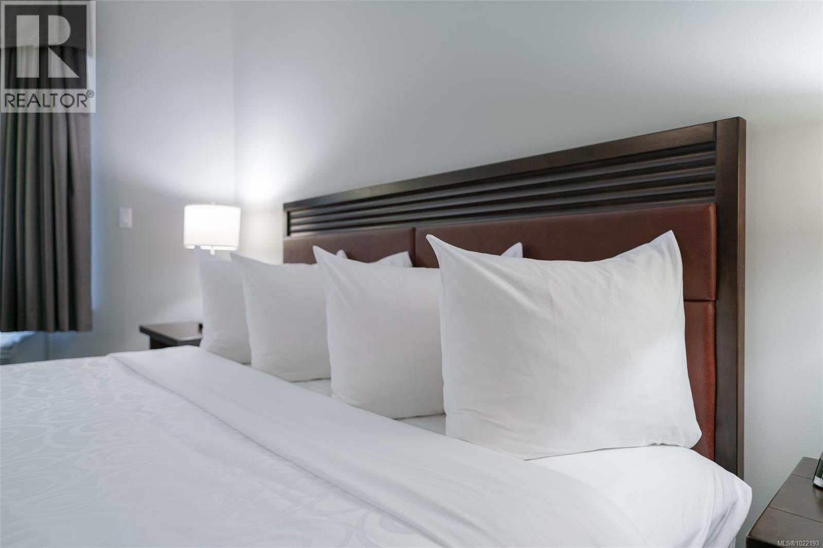 310D 1730 Riverside Lane, Courtenay, BC - Indoor Photo Showing Bedroom