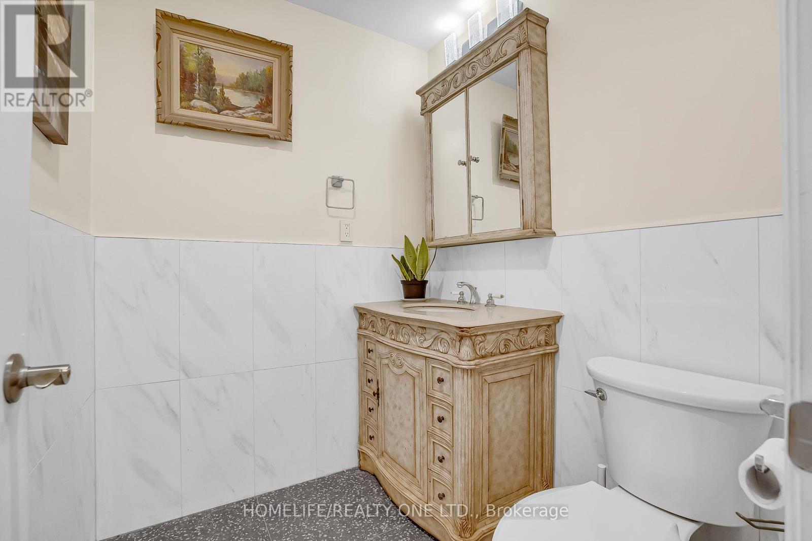 31 Bearwood Drive, Toronto, ON - Indoor Photo Showing Bathroom