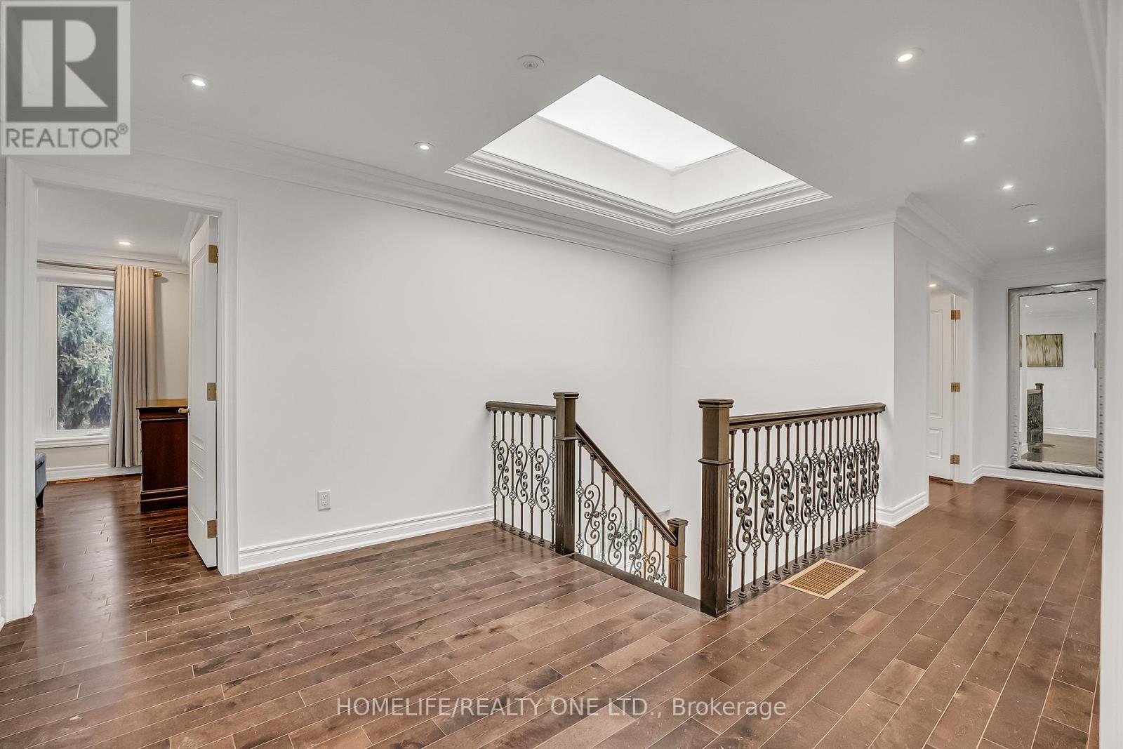 31 Bearwood Drive, Toronto, ON - Indoor Photo Showing Other Room