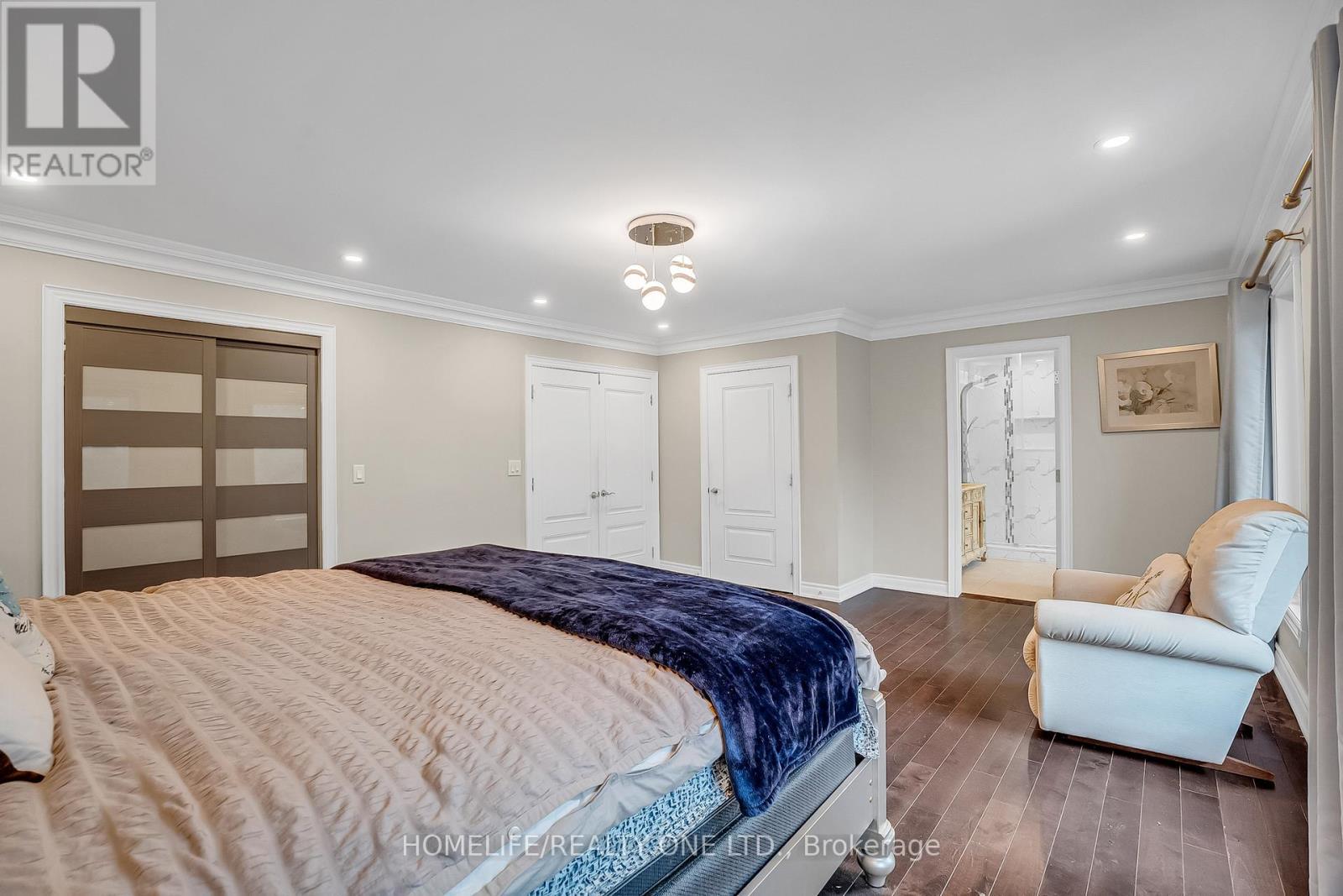 31 Bearwood Drive, Toronto, ON - Indoor Photo Showing Bedroom
