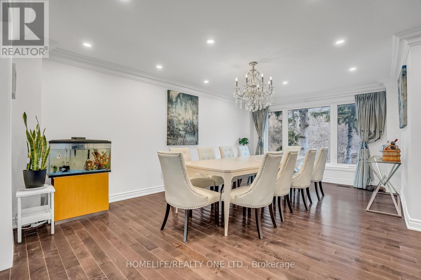 31 Bearwood Drive, Toronto, ON - Indoor Photo Showing Dining Room