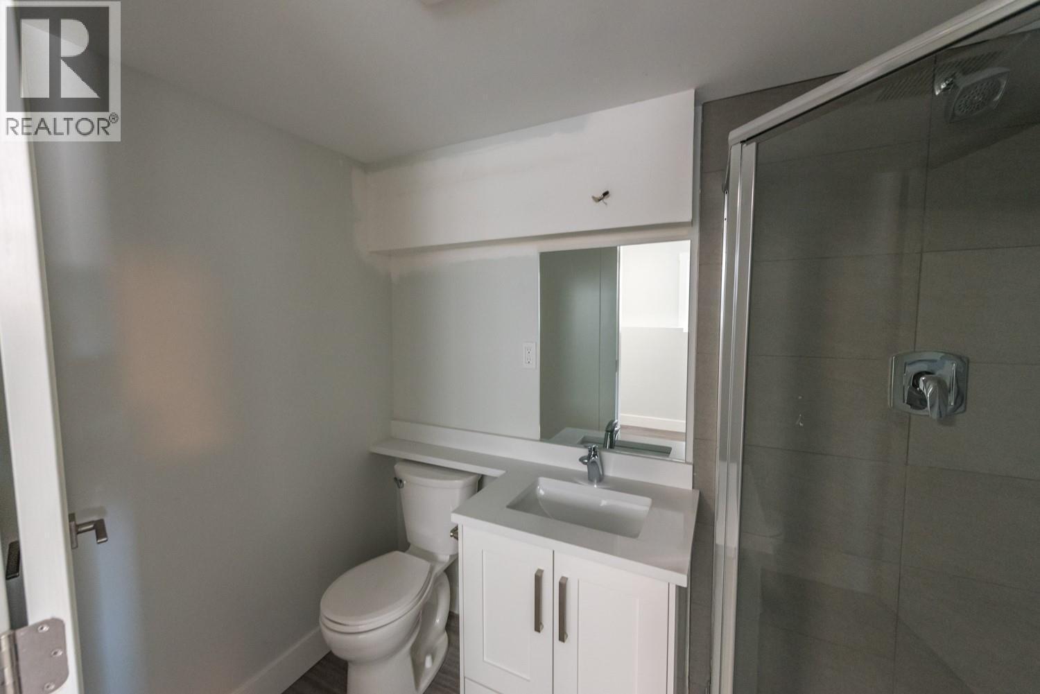 742 Kamloops Avenue Unit# 101, Penticton, BC - Indoor Photo Showing Bathroom
