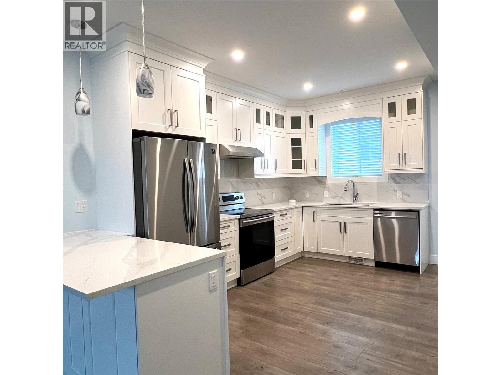 742 Kamloops Avenue Unit# 101, Penticton, BC - Indoor Photo Showing Kitchen With Stainless Steel Kitchen