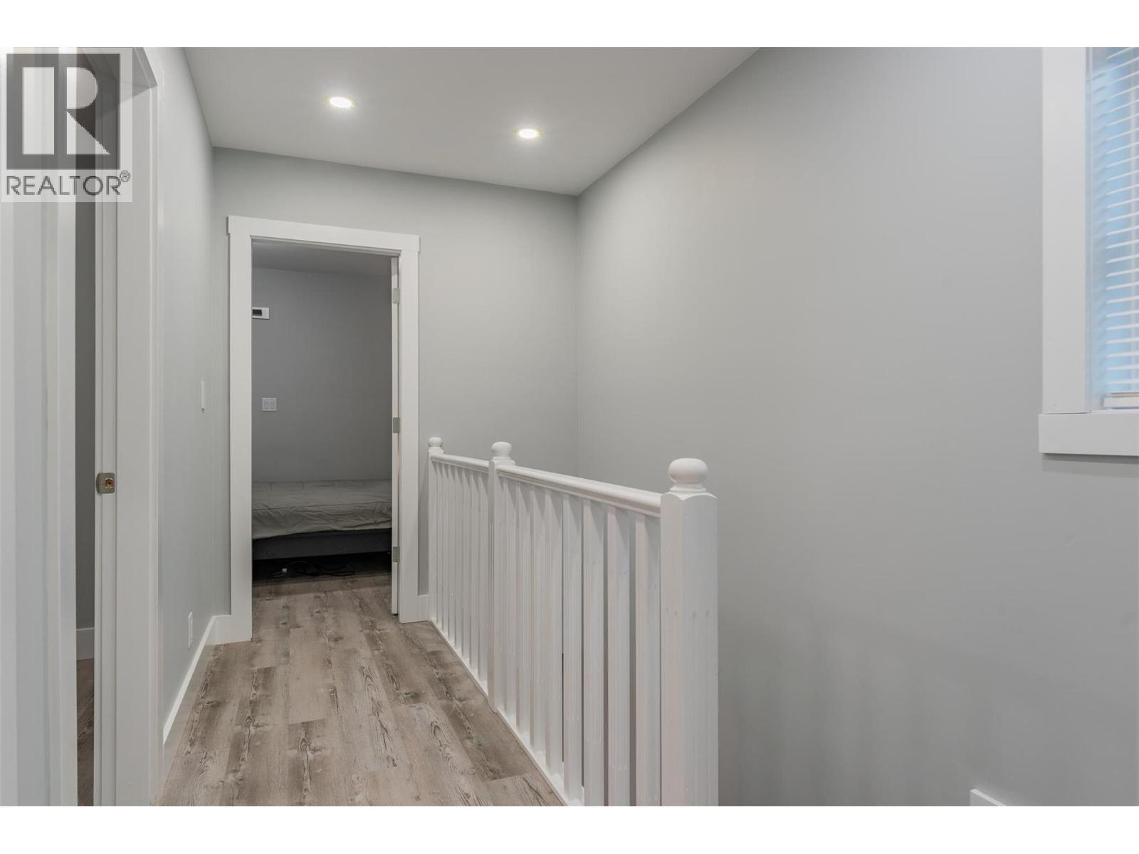 621 Turner Street, Warfield, BC - Indoor Photo Showing Other Room