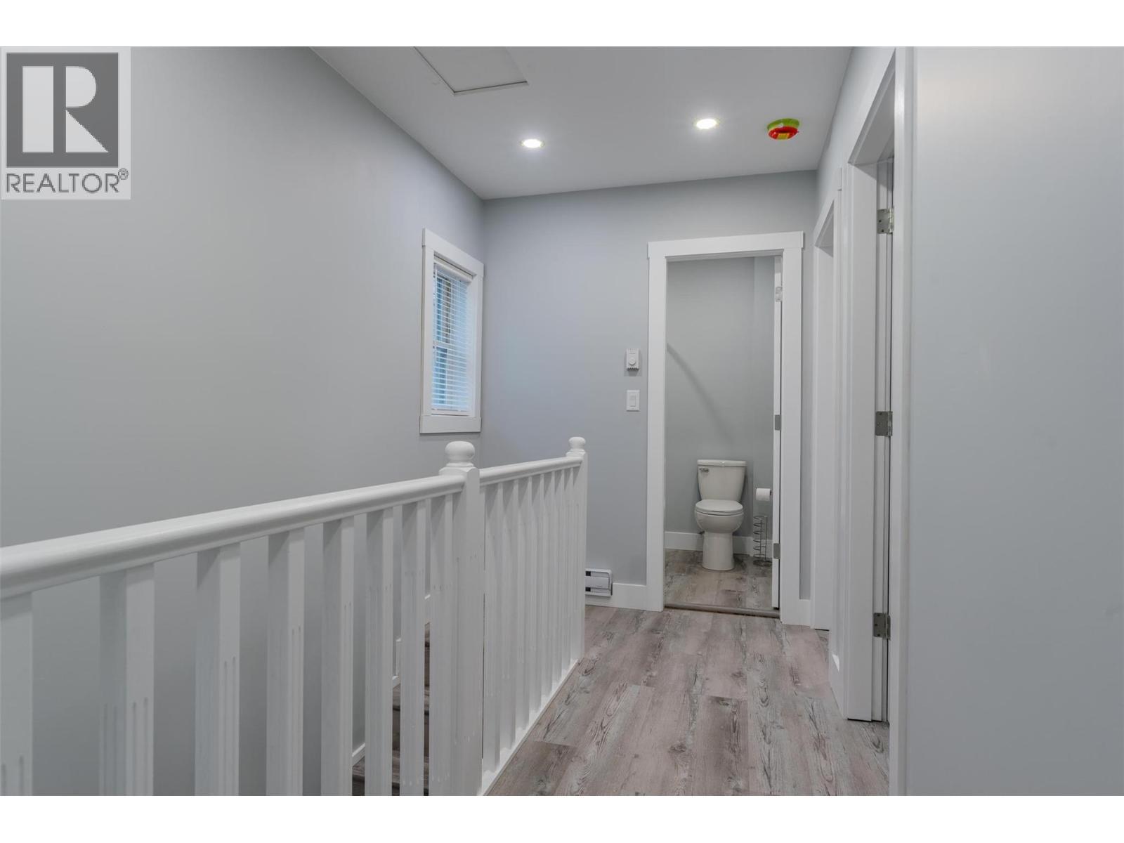 621 Turner Street, Warfield, BC - Indoor Photo Showing Other Room