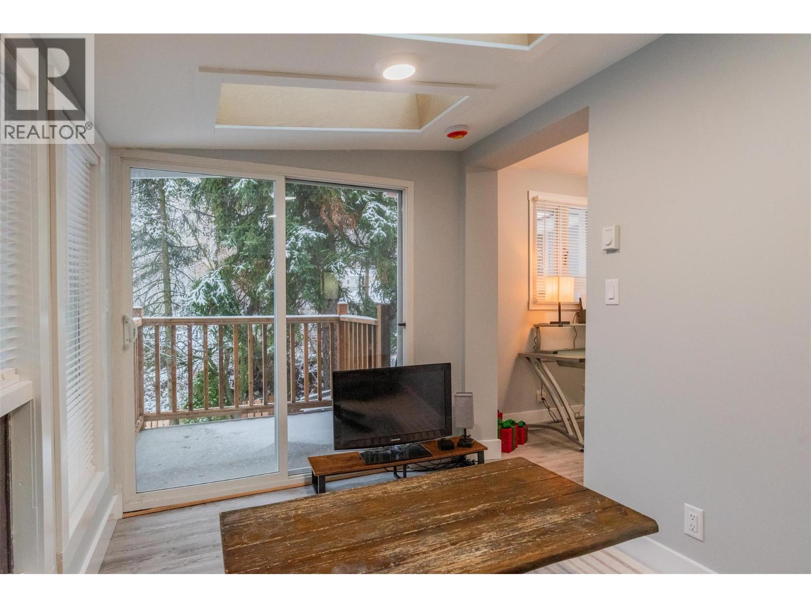 621 Turner Street, Warfield, BC - Indoor