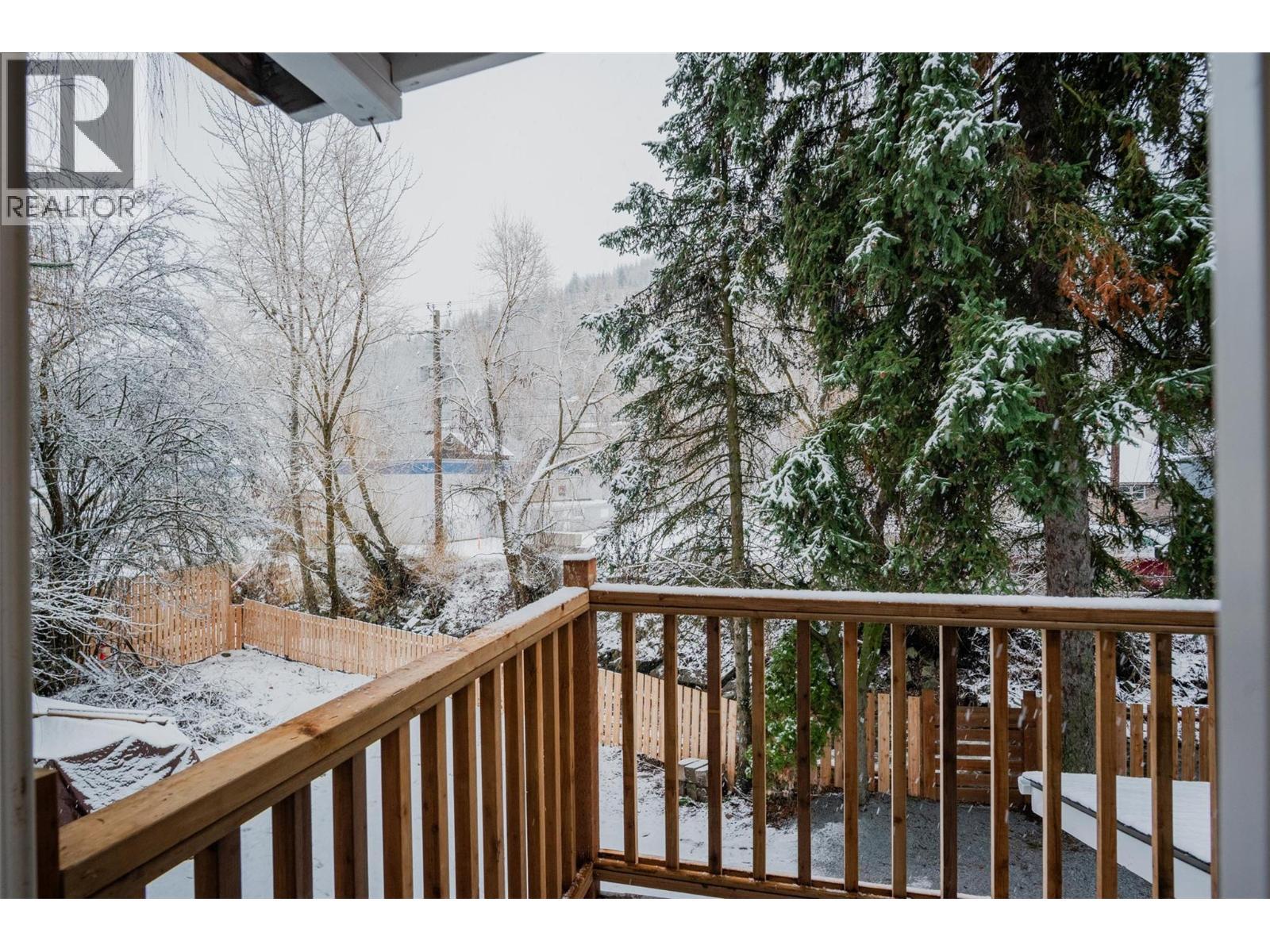 621 Turner Street, Warfield, BC - Outdoor