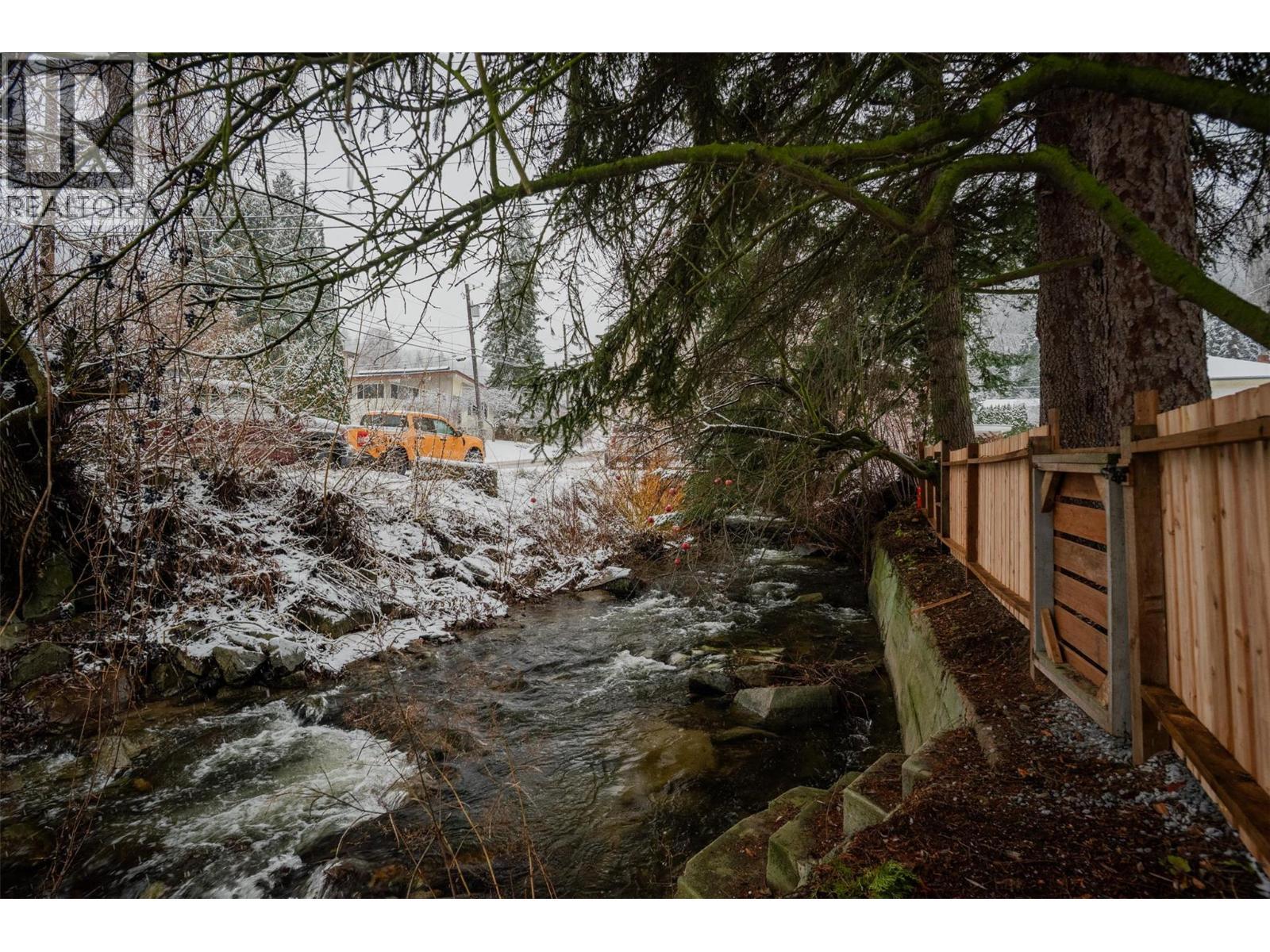 621 Turner Street, Warfield, BC - Outdoor