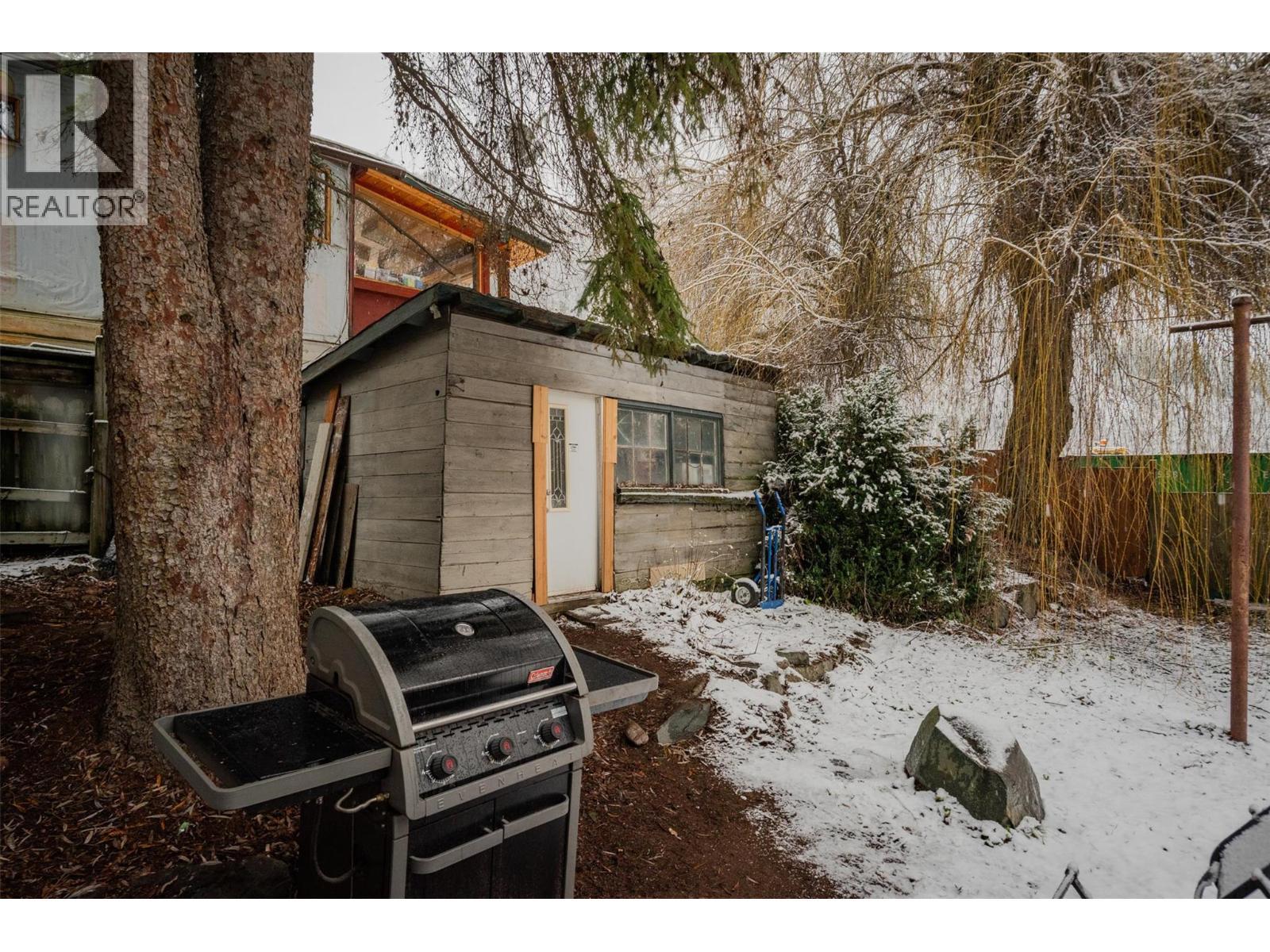 621 Turner Street, Warfield, BC - Outdoor