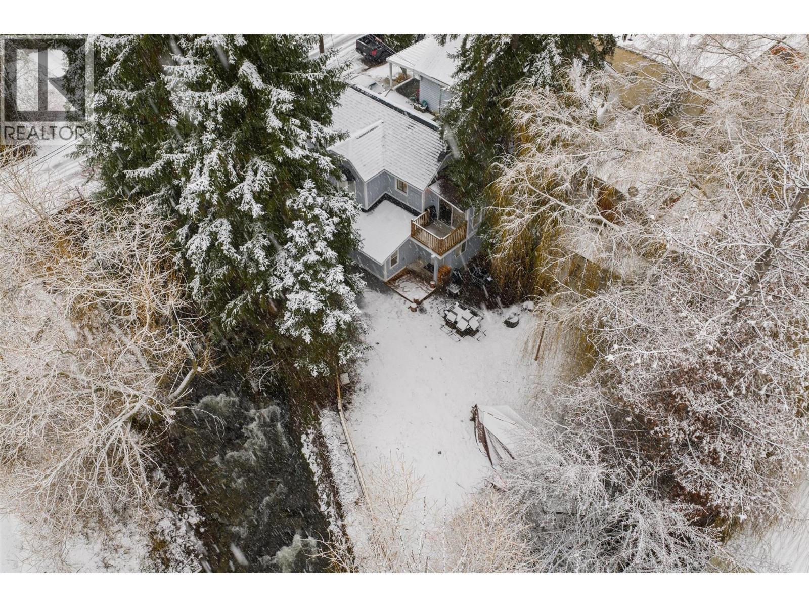 621 Turner Street, Warfield, BC - Outdoor