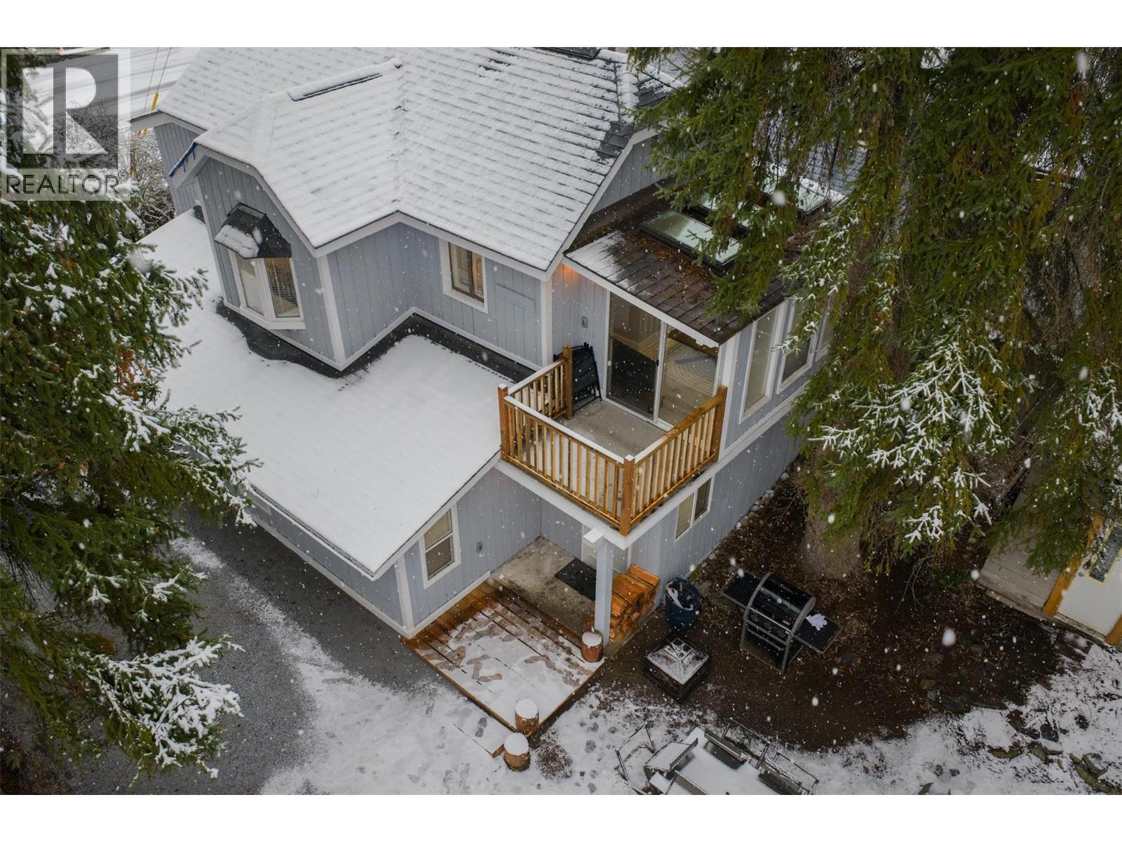 621 Turner Street, Warfield, BC - Outdoor With Deck Patio Veranda
