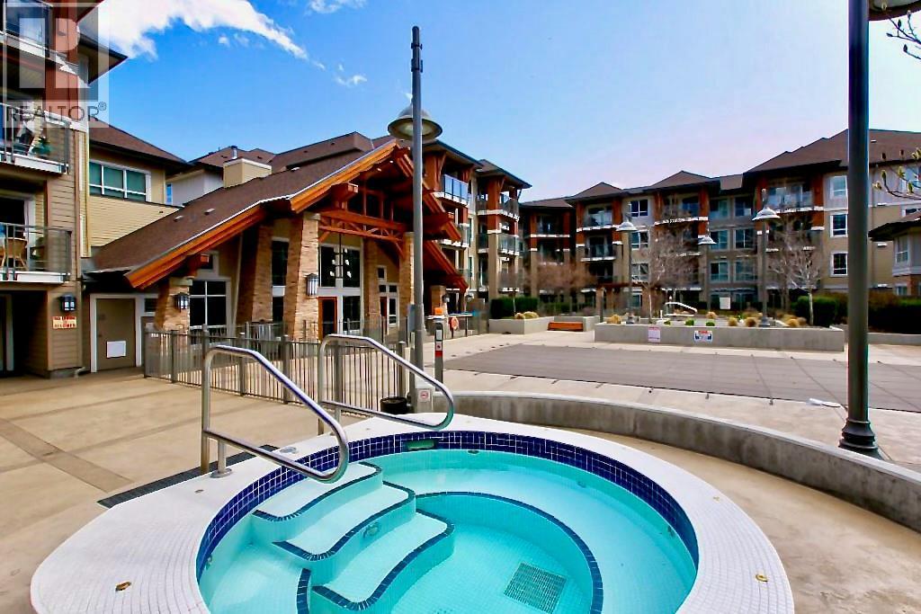 1099 Sunset Drive Unit# 324, Kelowna, BC - Outdoor With Balcony