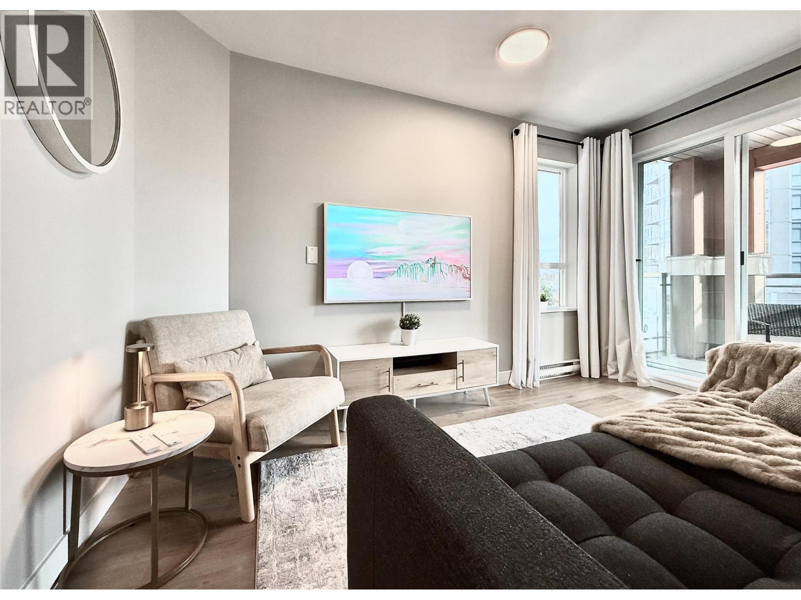 1099 Sunset Drive Unit# 324, Kelowna, BC - Indoor Photo Showing Other Room