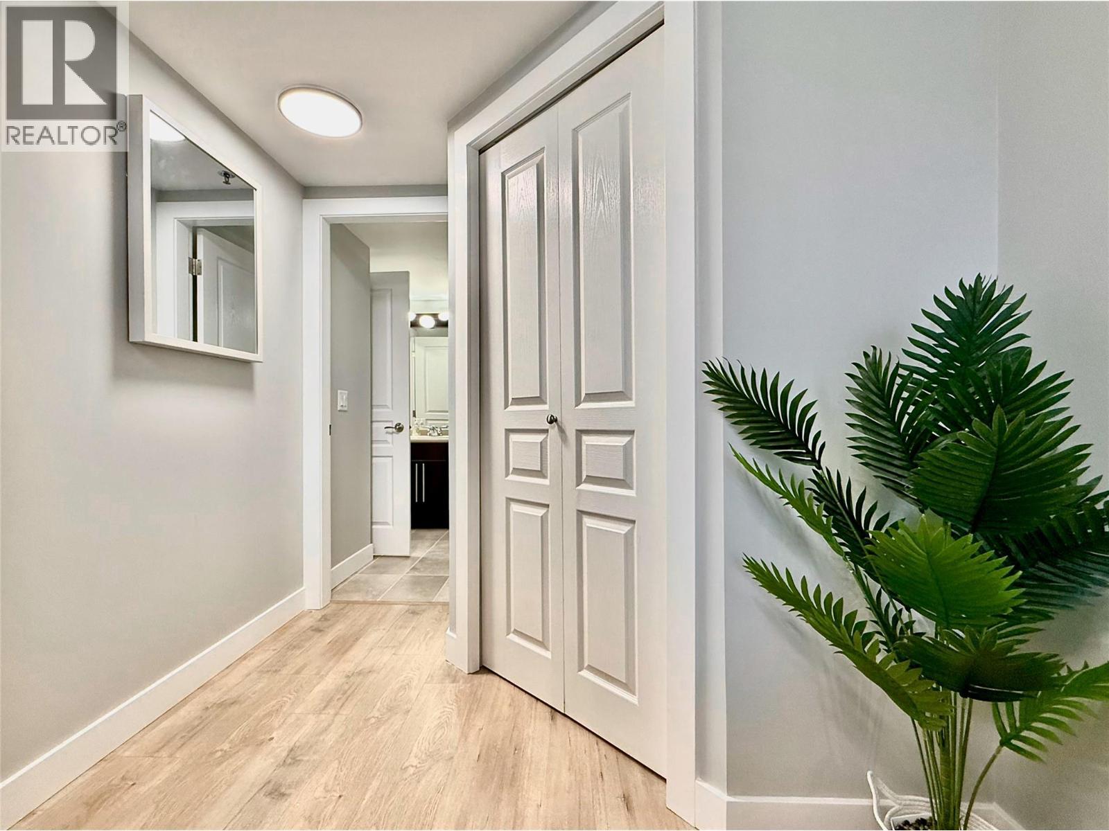 1099 Sunset Drive Unit# 324, Kelowna, BC - Indoor Photo Showing Other Room