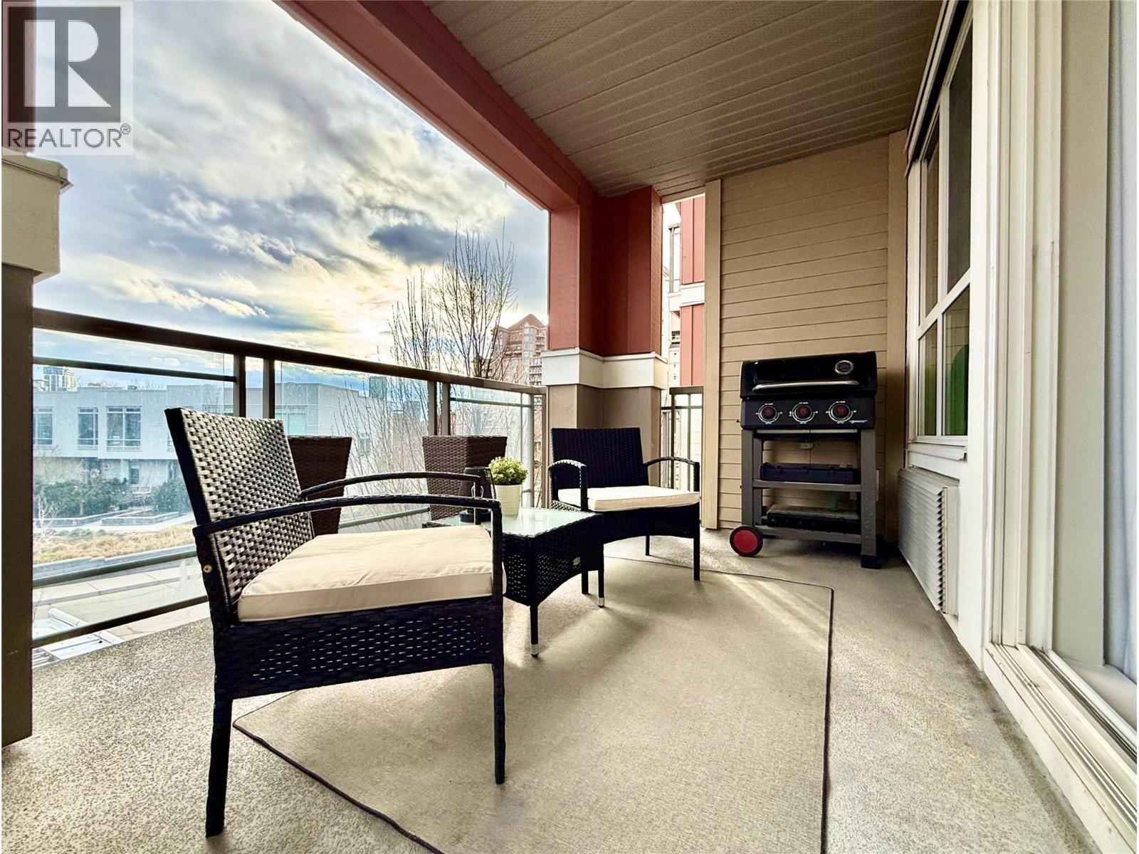 1099 Sunset Drive Unit# 324, Kelowna, BC - Outdoor With Deck Patio Veranda With Exterior