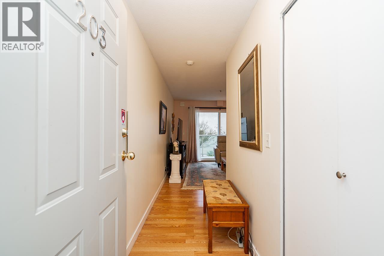 203 2983 Cambridge Street, Port Coquitlam, BC - Indoor Photo Showing Other Room