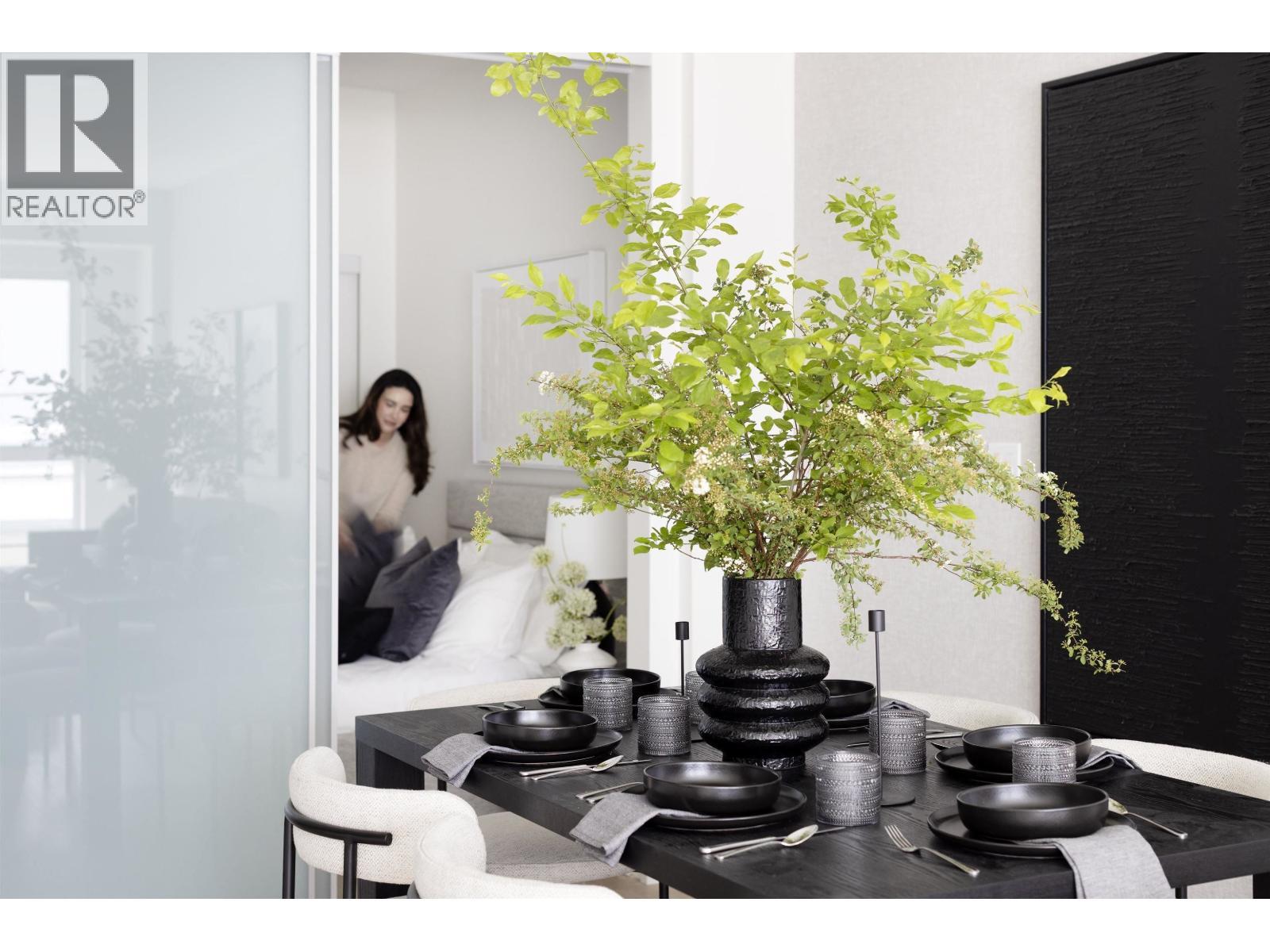 559 422 E 3Rd Street, North Vancouver, BC -