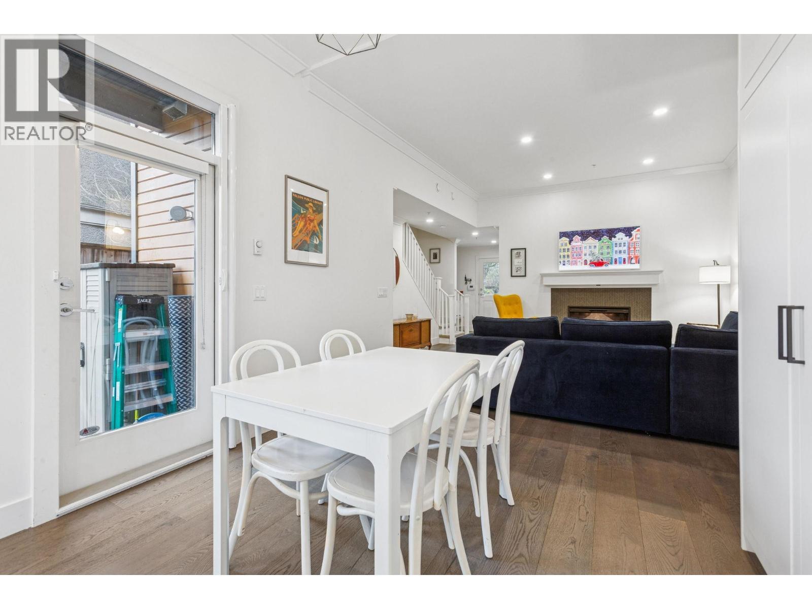 612 Brantford Street, New Westminster, BC - Indoor Photo Showing Other Room With Fireplace