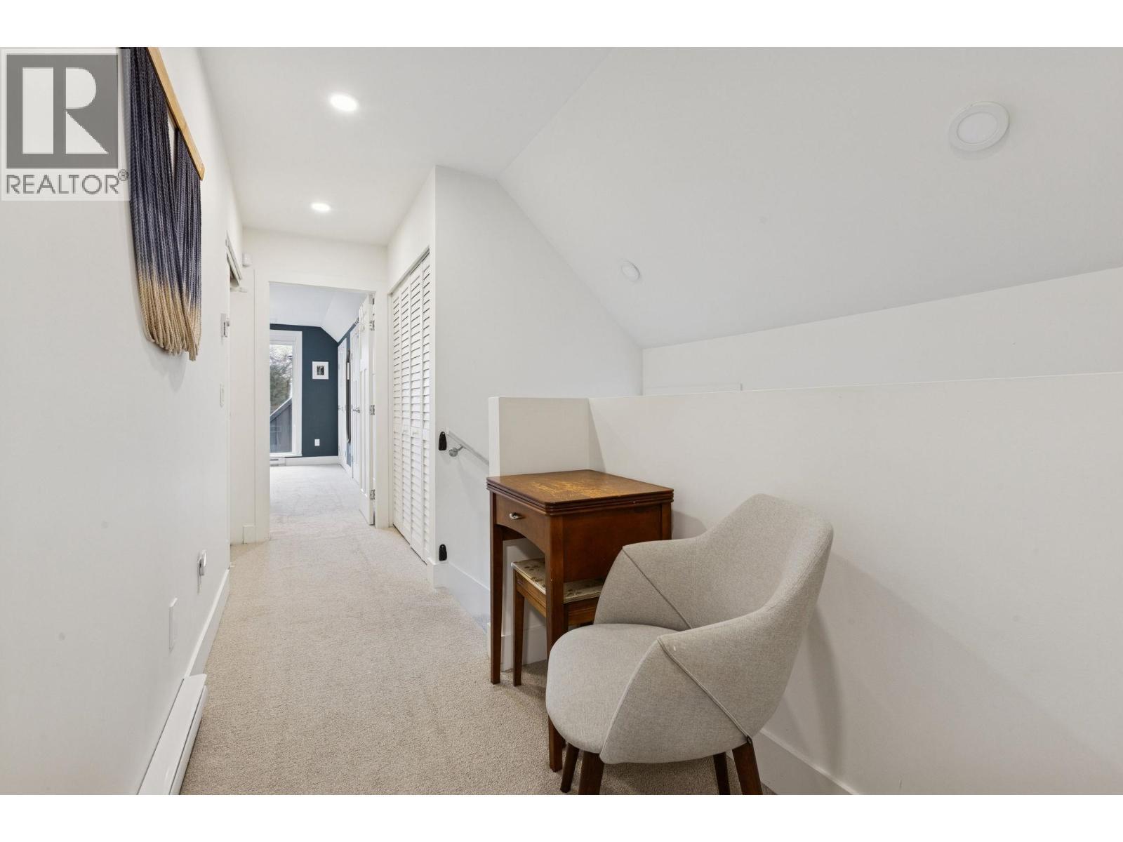 612 Brantford Street, New Westminster, BC - Indoor Photo Showing Other Room