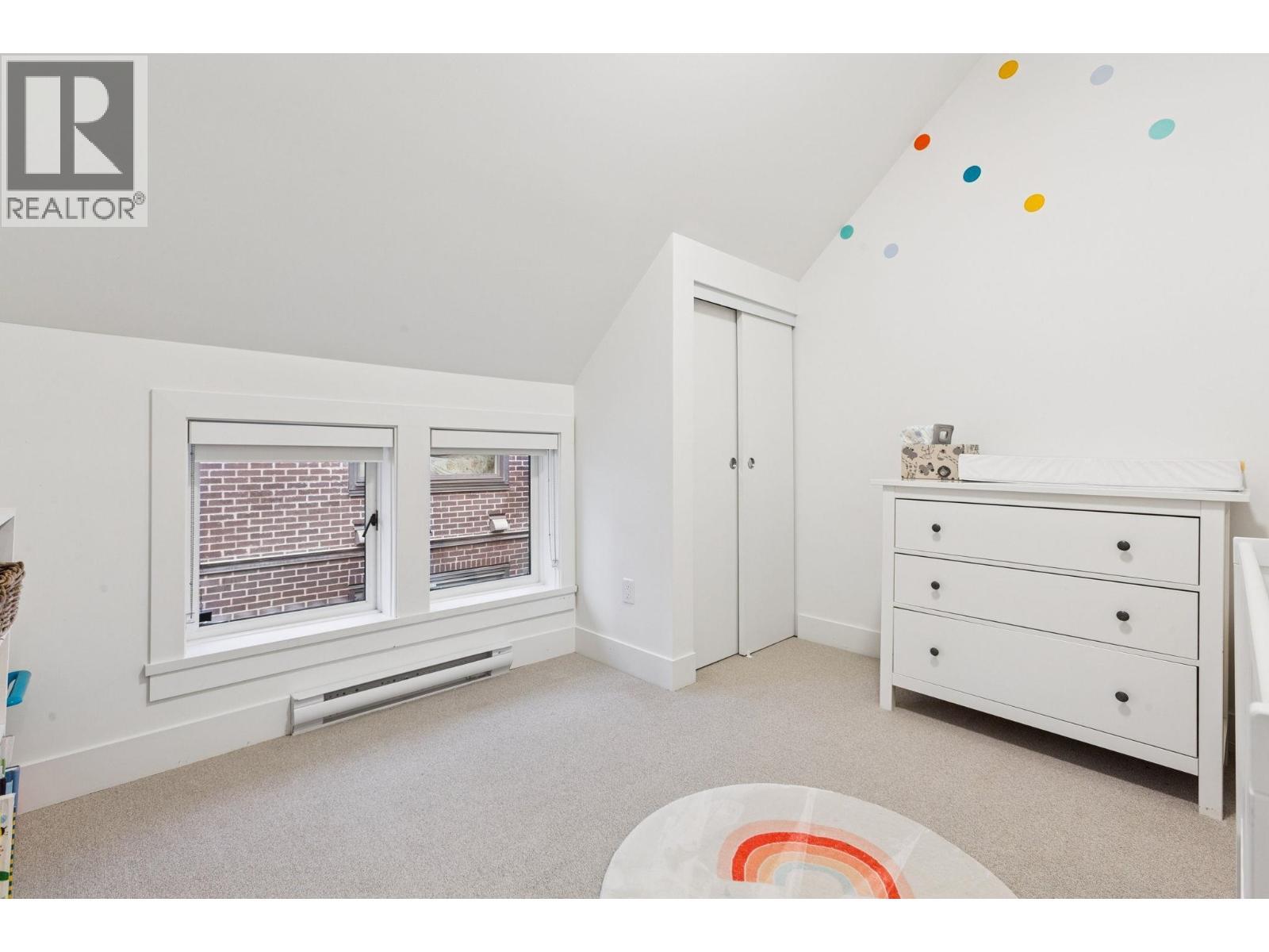 612 Brantford Street, New Westminster, BC - Indoor