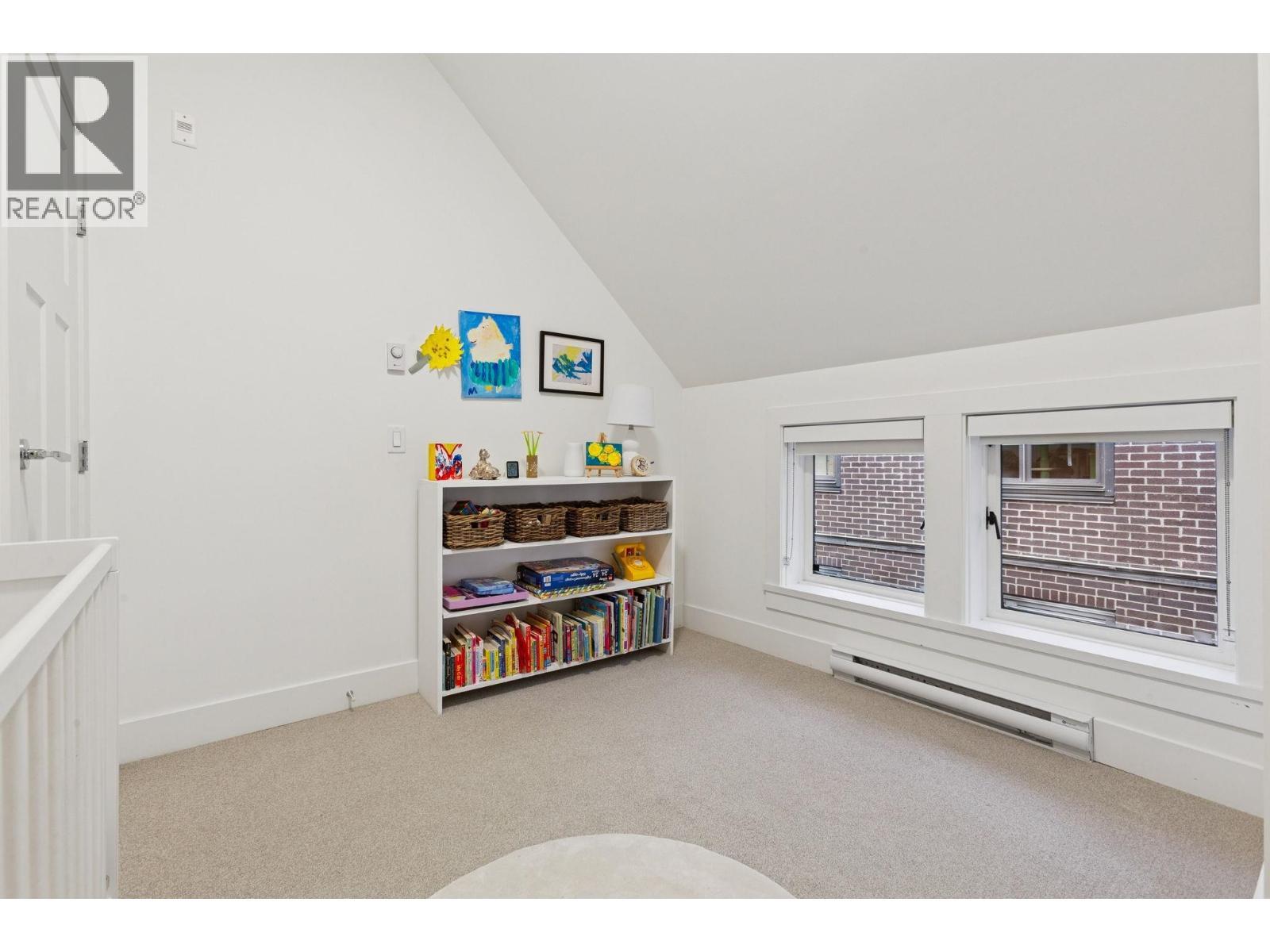 612 Brantford Street, New Westminster, BC - Indoor