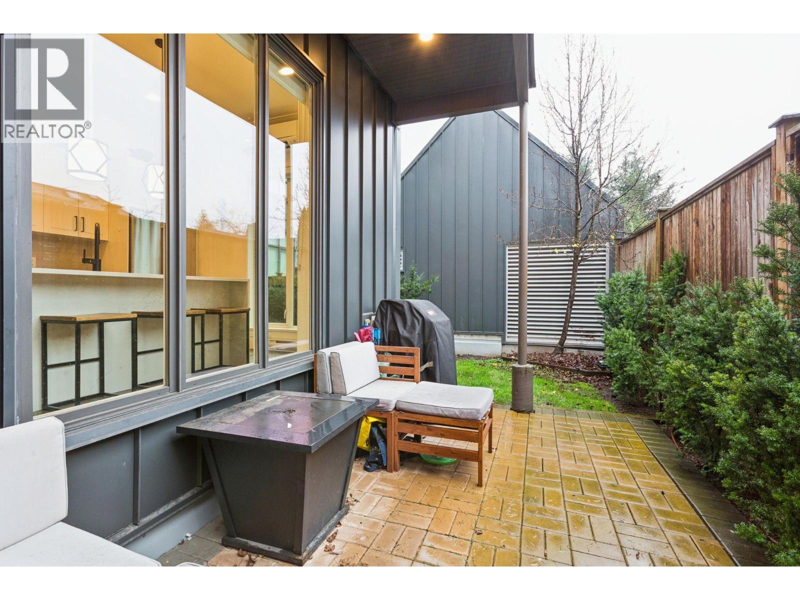 612 Brantford Street, New Westminster, BC - Outdoor With Exterior