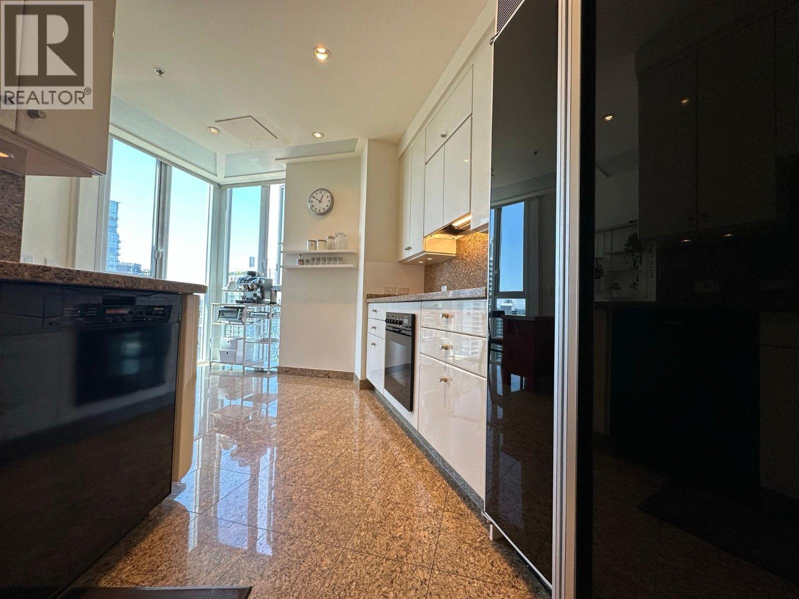 3002 388 Drake Street, Vancouver, BC - Indoor Photo Showing Kitchen
