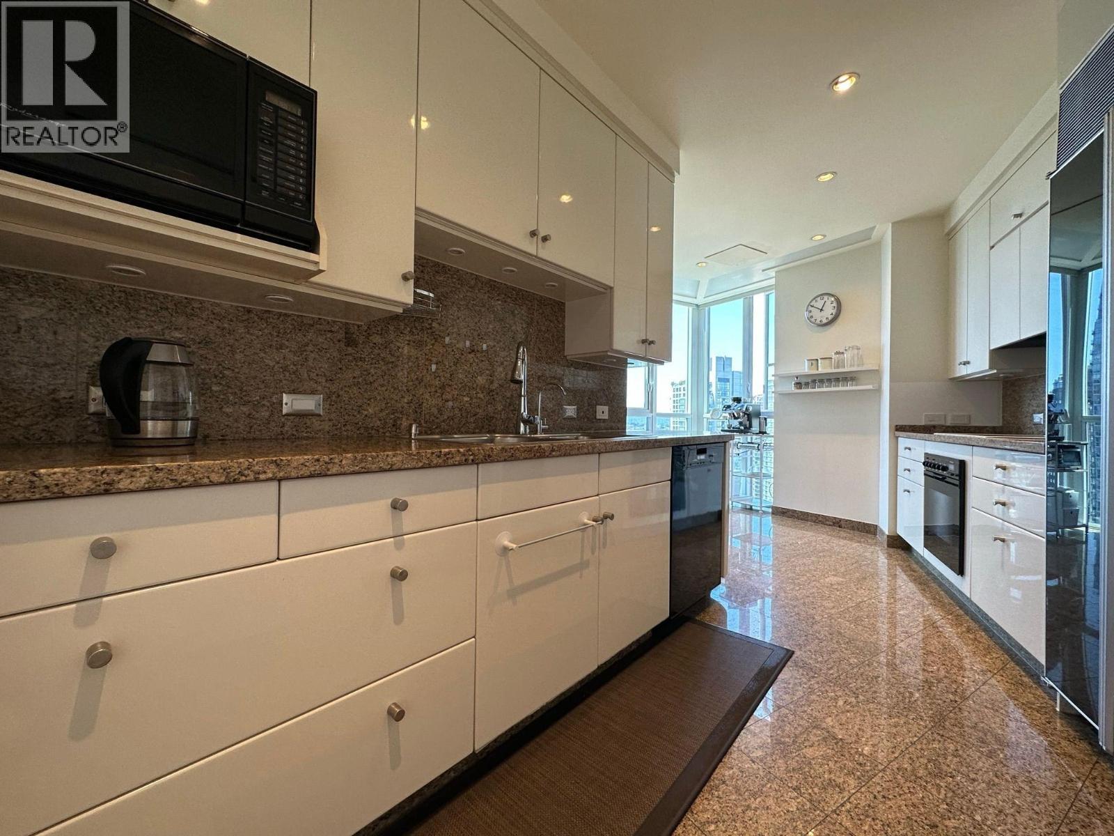 3002 388 Drake Street, Vancouver, BC - Indoor Photo Showing Kitchen