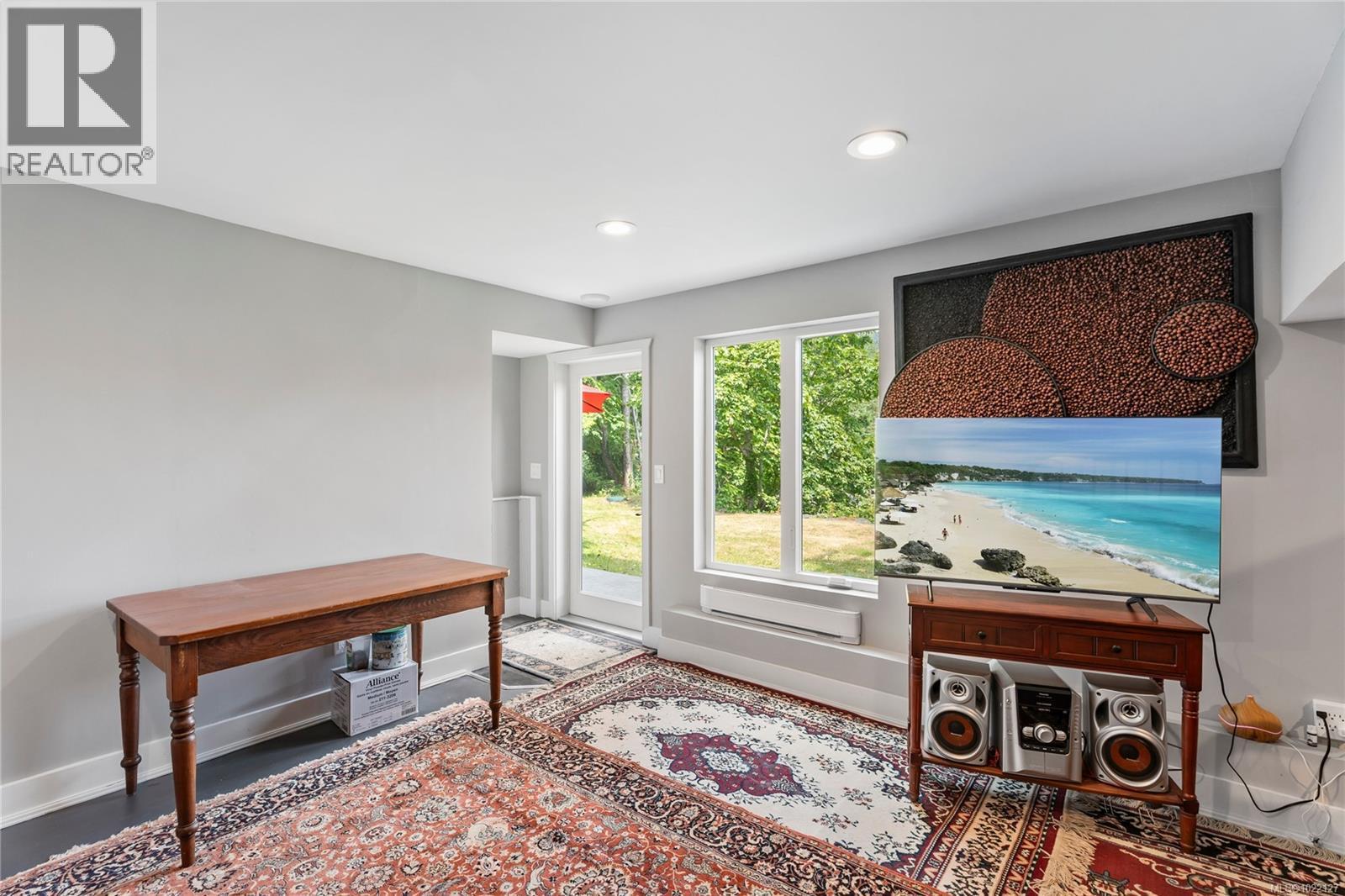 5025 Genoa Bay Rd, Duncan, BC - Indoor Photo Showing Other Room