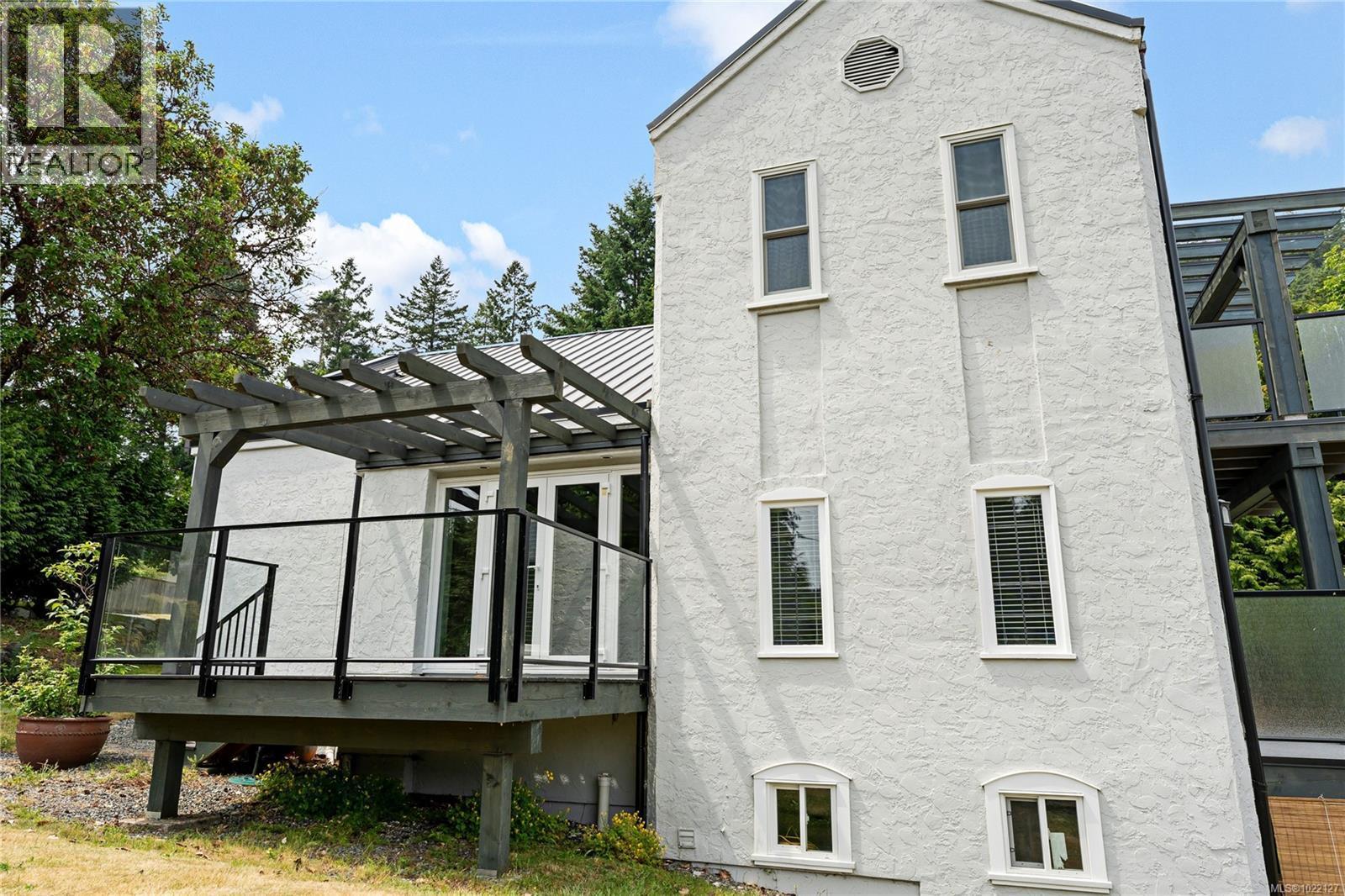 5025 Genoa Bay Rd, Duncan, BC - Outdoor