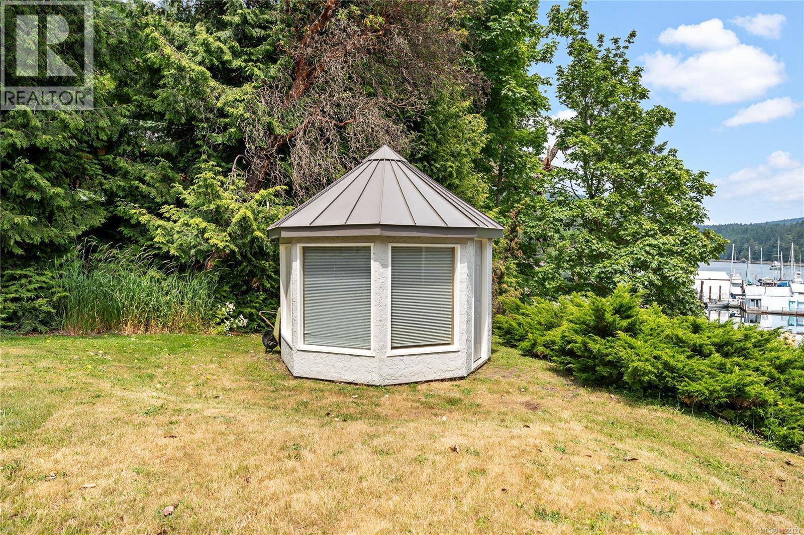 5025 Genoa Bay Rd, Duncan, BC - Outdoor