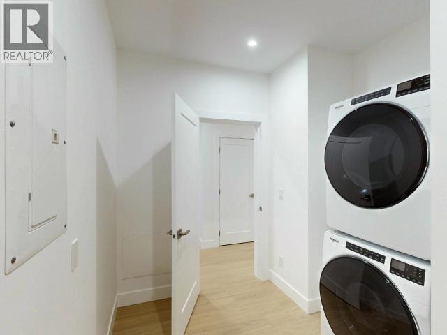 C202-6900 Burnaby Street, Powell River, BC - Indoor Photo Showing Laundry Room