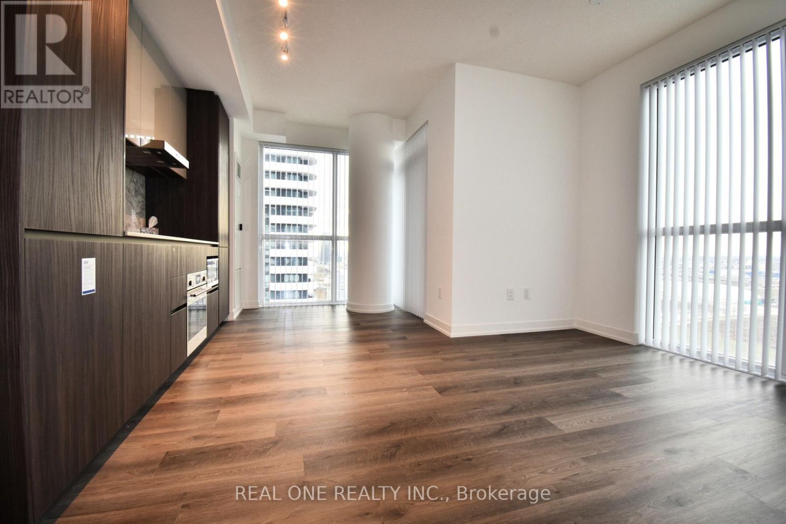 1202 - 8 Interchange Way, Vaughan, ON - Indoor Photo Showing Other Room