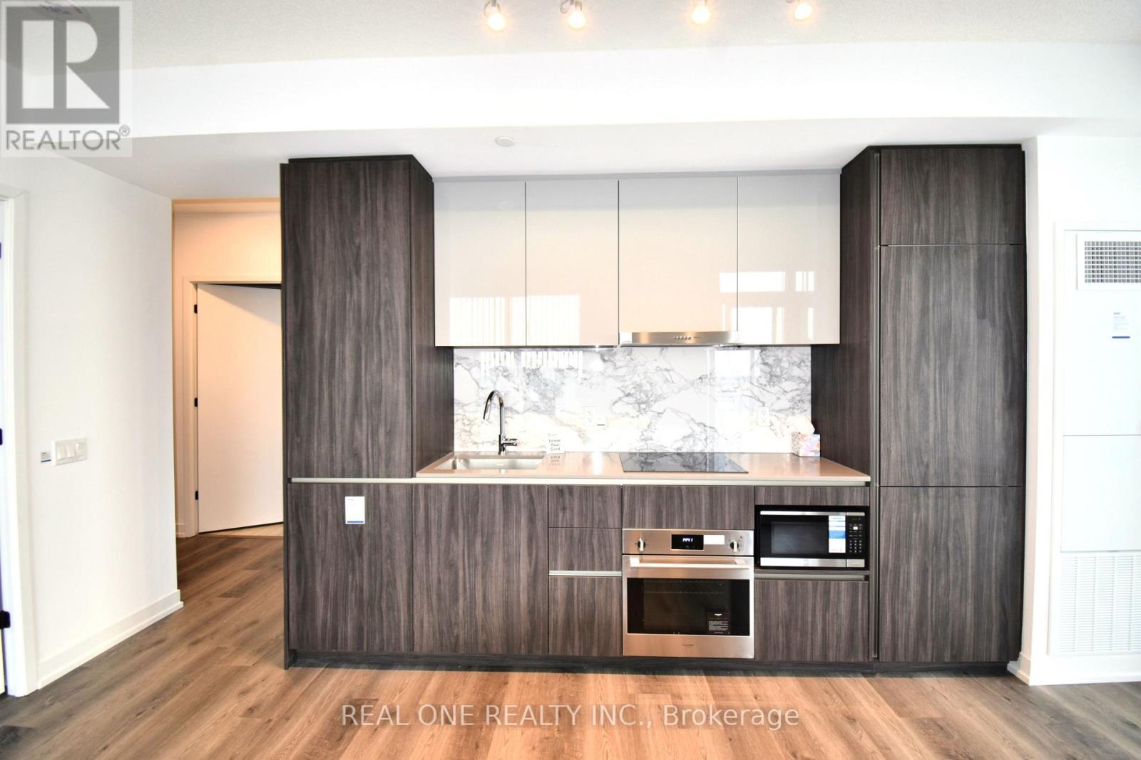 1202 - 8 Interchange Way, Vaughan, ON - Indoor