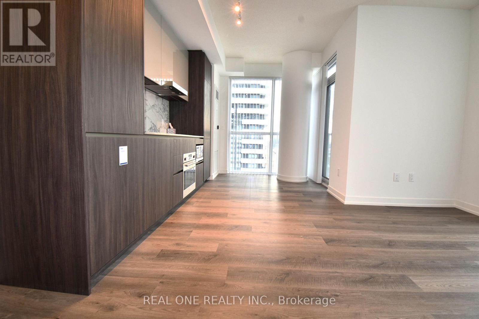 1202 - 8 Interchange Way, Vaughan, ON - Indoor Photo Showing Other Room