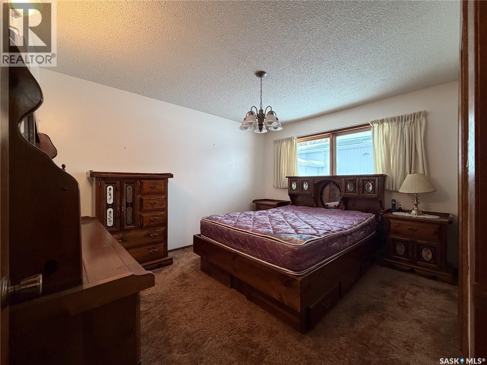 120 6Th Street E, Ponteix, SK - Indoor Photo Showing Bedroom