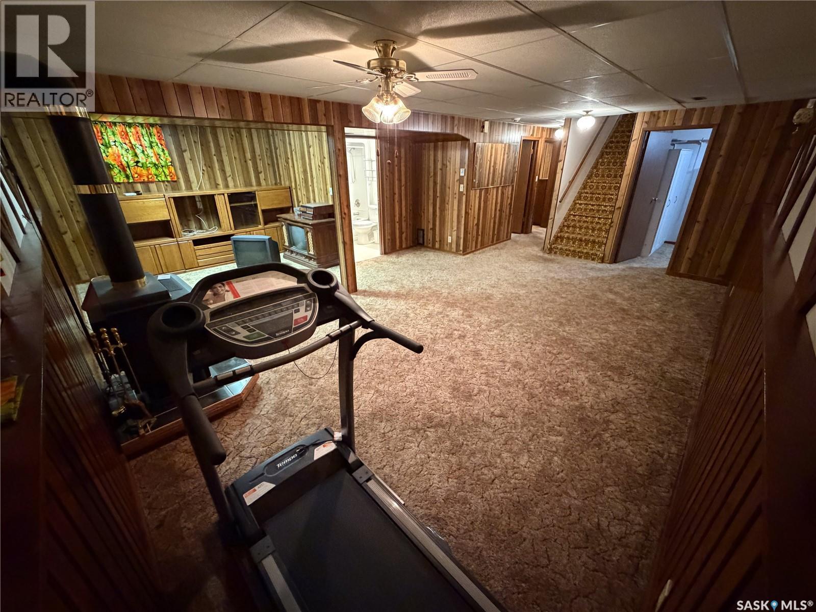 120 6Th Street E, Ponteix, SK - Indoor