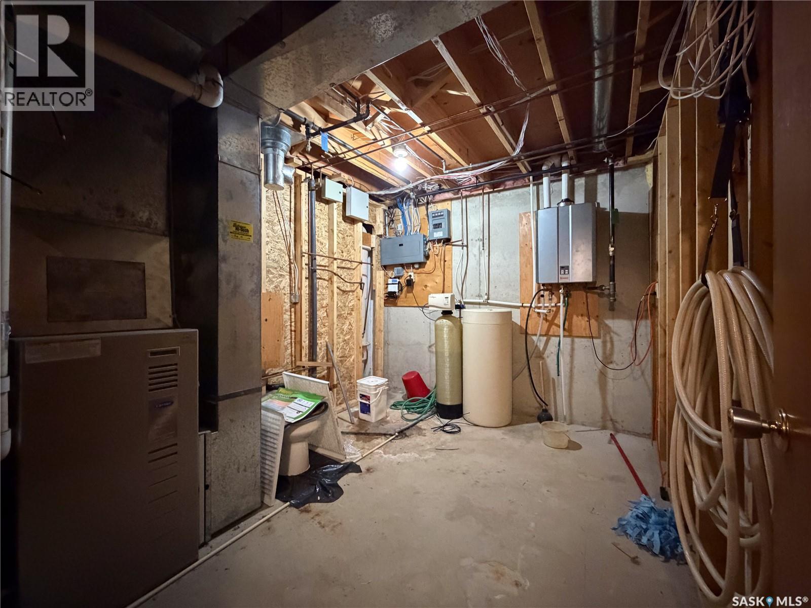 120 6Th Street E, Ponteix, SK - Indoor Photo Showing Basement