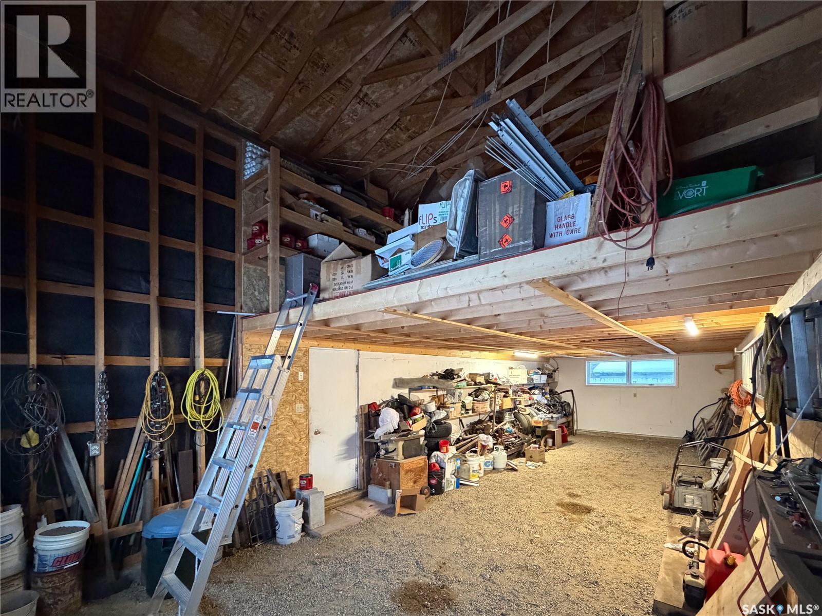 120 6Th Street E, Ponteix, SK - Indoor