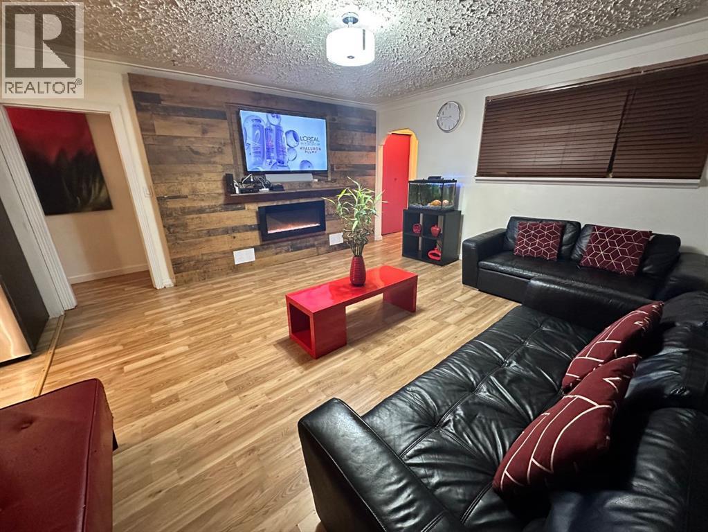 5302 50 Street, Camrose, AB - Indoor Photo Showing Living Room