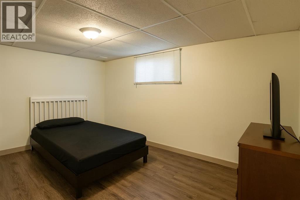 5302 50 Street, Camrose, AB - Indoor Photo Showing Bedroom