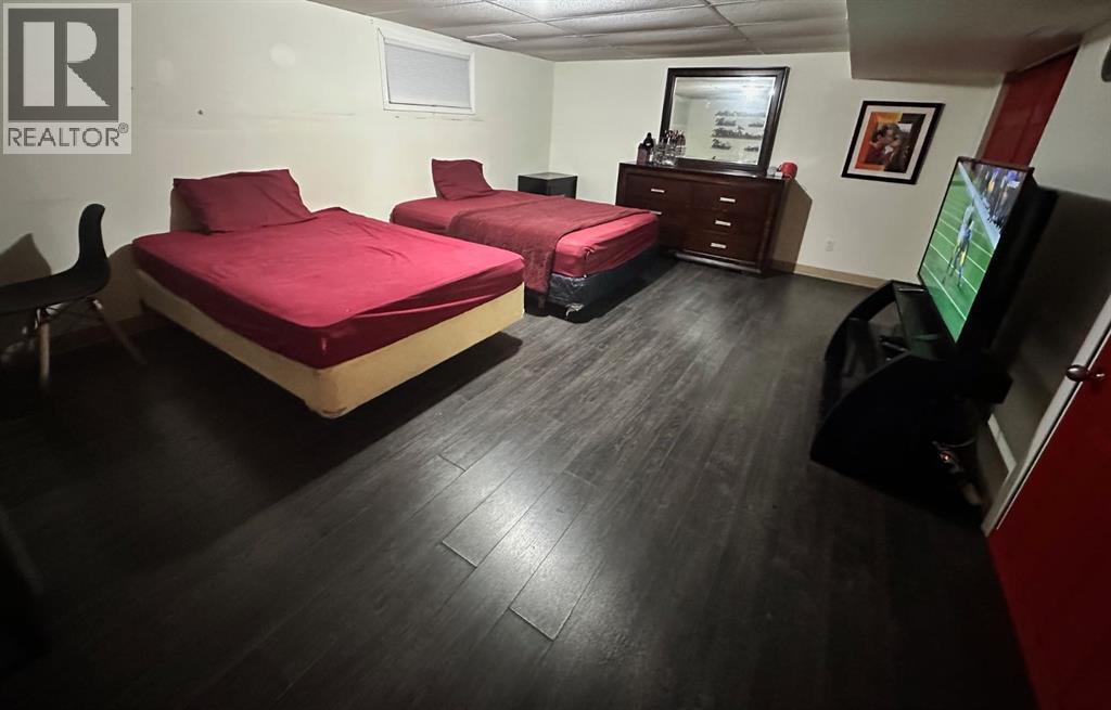 5302 50 Street, Camrose, AB - Indoor Photo Showing Bedroom